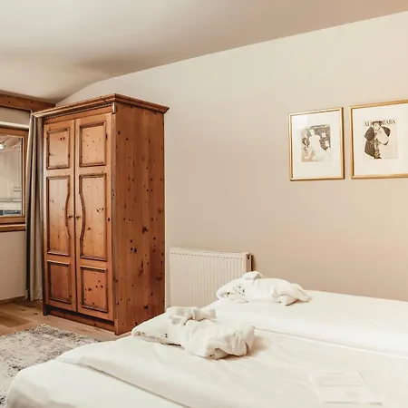 Held Hotel Fuegen
