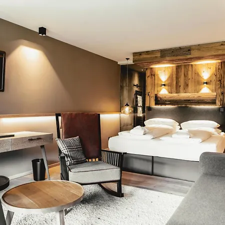 Hotel Held 4*