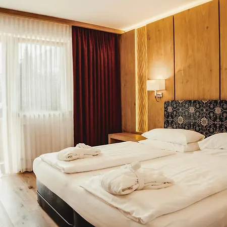 Hotel Held 4*
