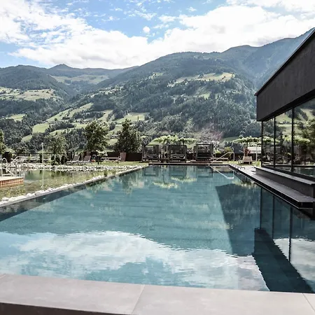 Held - Hotel&spa , 4 Sterne Superior, Zillertal Hotel Fügen