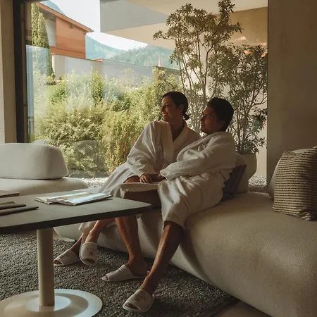 Held Ξενοδοχείο 4*