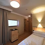 Otel Held 4*