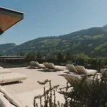 Held 4* Fügen